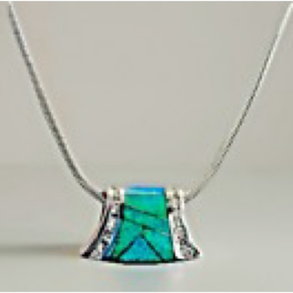 Elegant Silver and Green Necklace